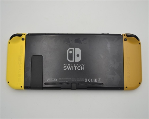 Nintendo Switch - Lets go Pikachu & Evee - Konsol - SNR XAJ10036984762 (B Grade) (Genbrug)